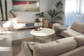 Lovley sunlit appartment with spa bath